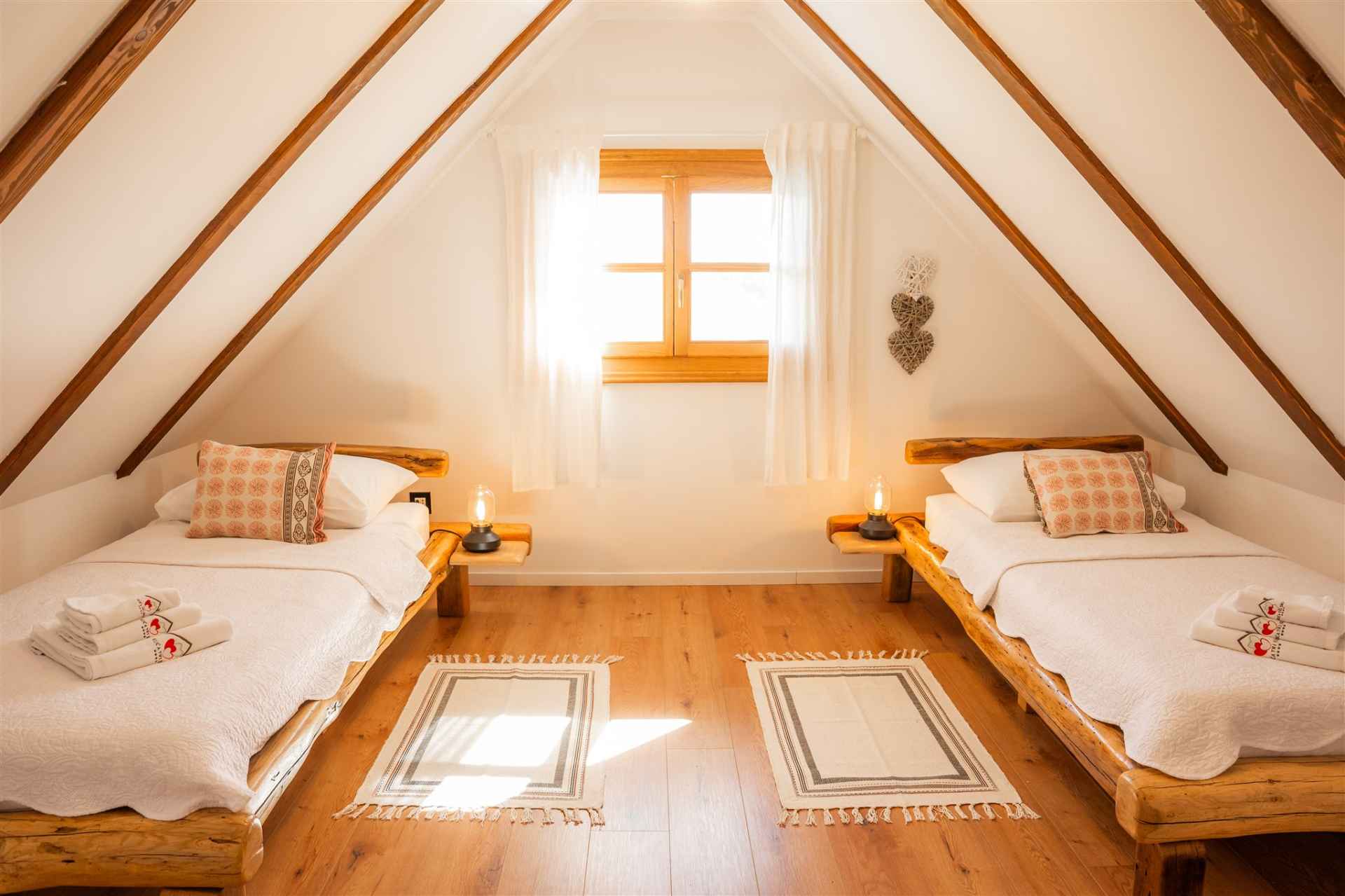 Flying Stars Trolokve